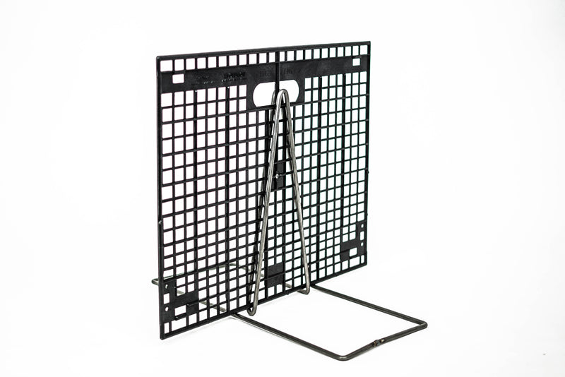 Base metalica galvanizada con panel plastico negro para soporte de barrera antimigratoria de Sephnos para uso en granjas de avicultura y traspatio 